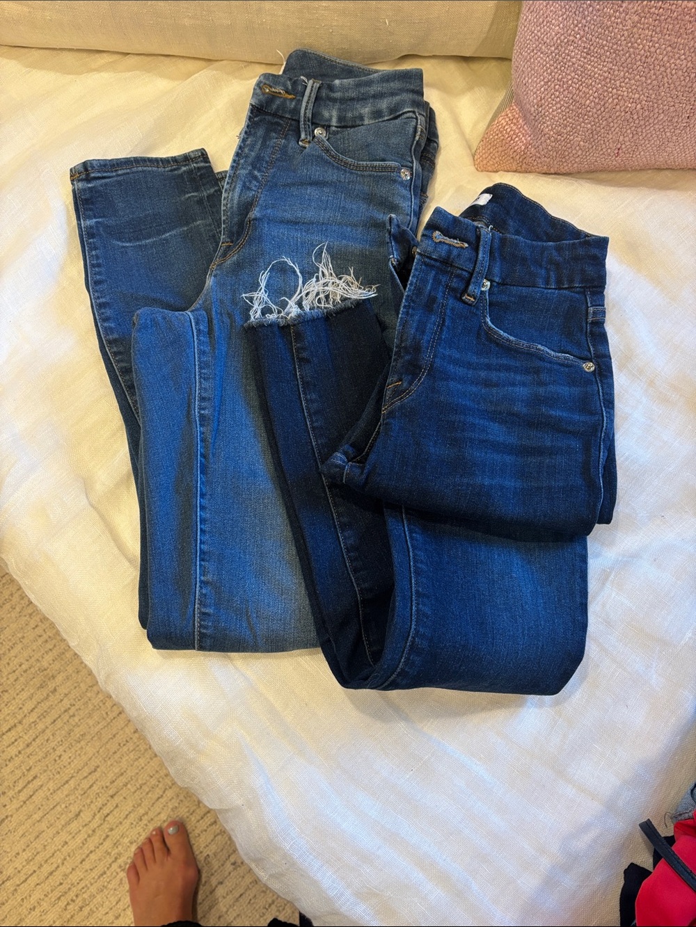 2 Pair Good American Blue Skinny Jeans